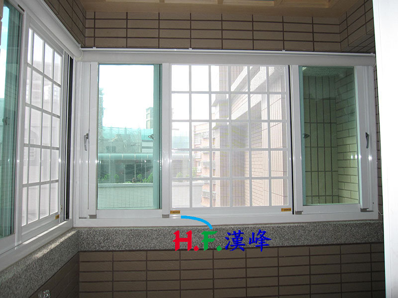 四拉窗 四拉窗