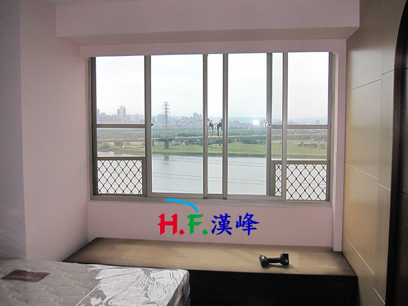 建商附贈的各式防護 建商附贈的各式防護