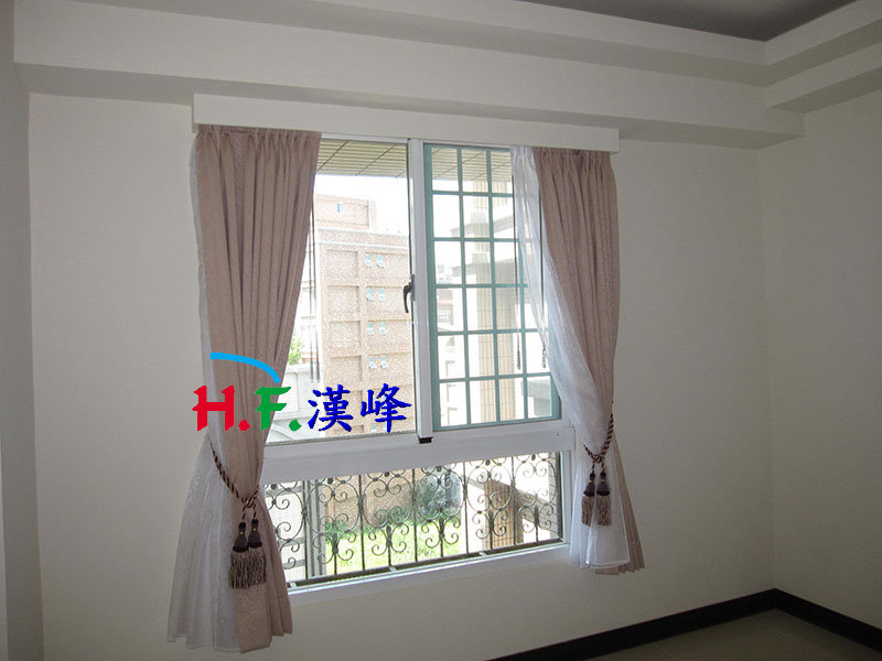 右拉窗 右拉窗